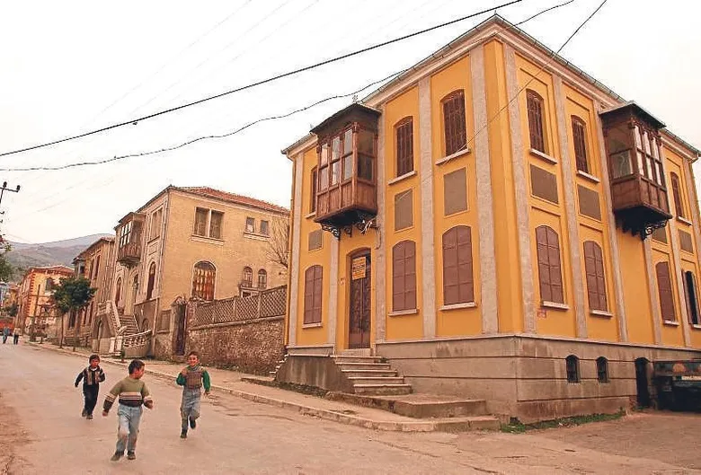 Sonbaharın büyülü güzelliğinde Tire