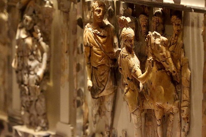 Efes Müzesi binlerce yıllık tarihe ışık tutuyor