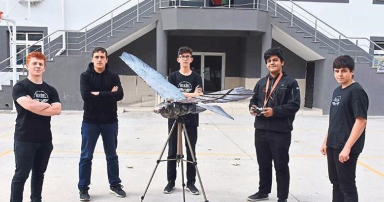 Liseliler, istihbarat için robotik kuş yaptı