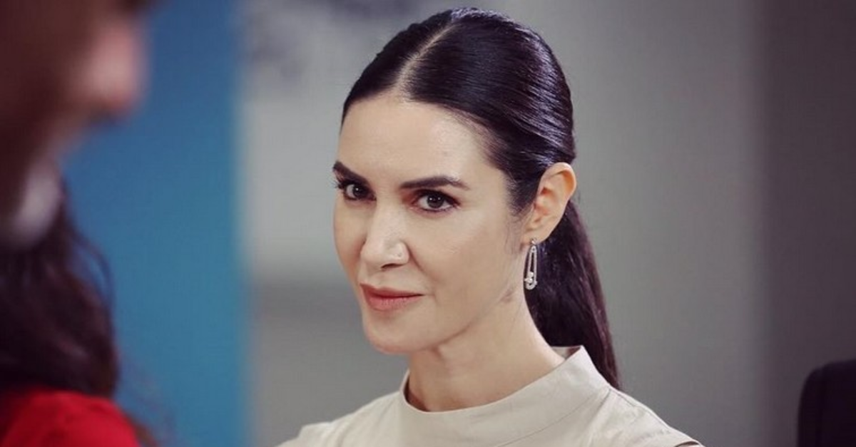 Aralarındaki yaş farkı gündem olmuştu! Ünlü çiftten romantik aşk pozu