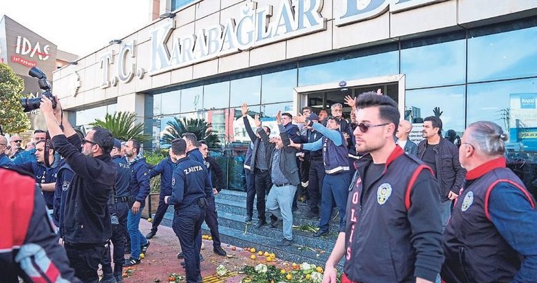 Pazarcılardan Karabağlar Belediyesi’ne protesto