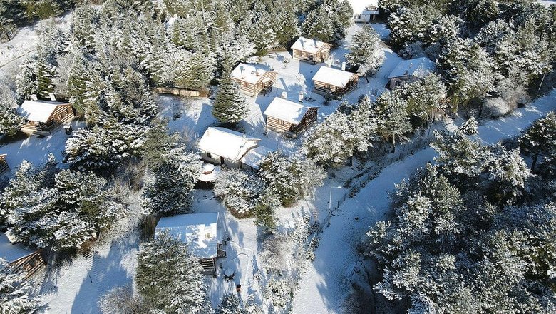 Spil Dağı beyaza büründü: İzmirliler kar keyfi yaptı