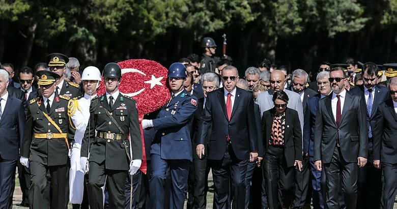 Başkan Recep Tayyip Erdoğan: Cumhuriyeti canımız pahasına korumakta kararlıyız