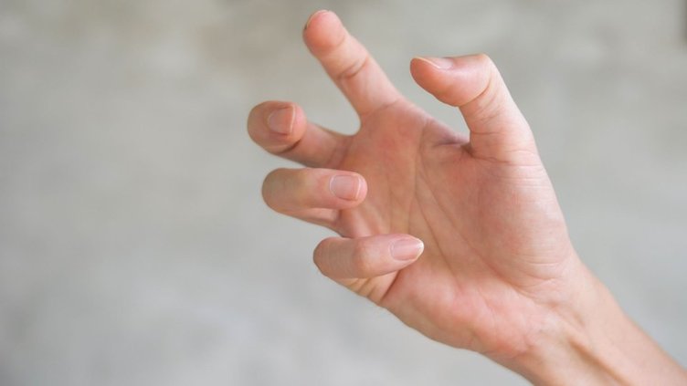 Uzmanlar uyardı: Çocuklukta tüm vücutta, erişkinlikte belirli kaslarda görülüyor