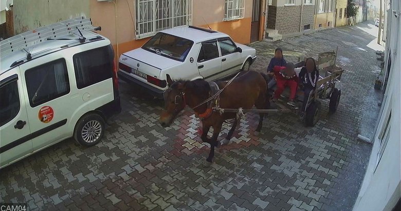 Balıkesir’de at arabalı çocuk hırsızlar güvenlik kamerasına böyle yakalandı