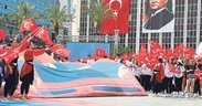 İzmir’de renkli bayram