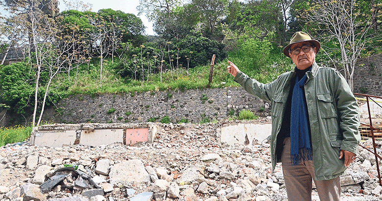 ’Hasan Tahsin’in mezarı Konak Varyant’ta’