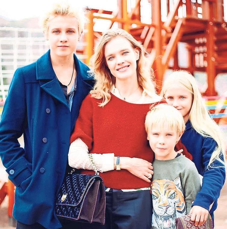 Kariyer de yaptılar bol bol çocuk da...