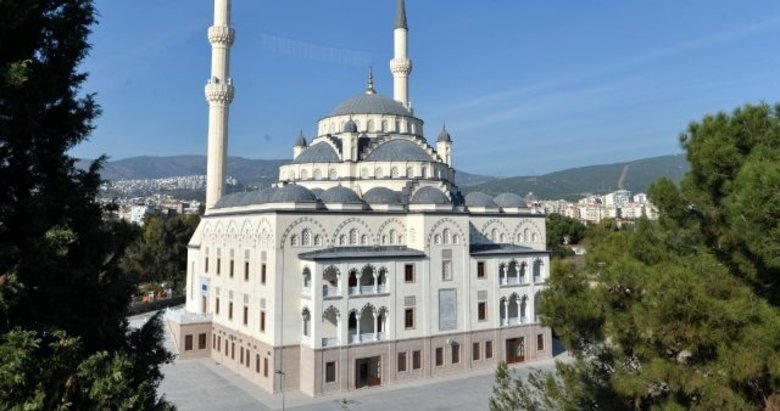 Osmanlı mimarisinin özünü yansıtan cami