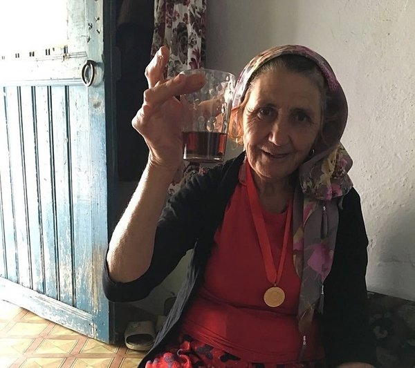 canakkalede-kan-donduran-olay-birlikte-yasadigi-kadini-sopayla-doverek-oldurdu-1780210482411.jpeg