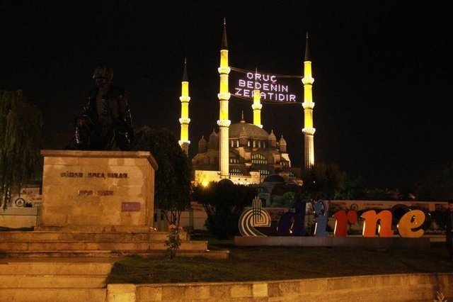 Orucu bozan şeyler neler? Diş fırçalamak, balgam yutmak, kan vermek orucu bozar mı?