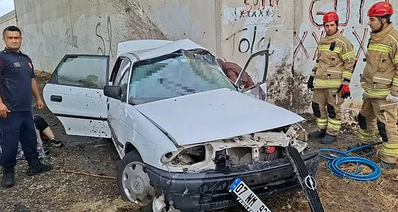 İzmir yolunda feci kaza! 3 kişi öldü, 2 kişi ağır yaralandı