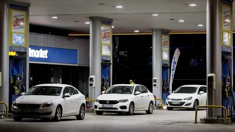 benzin-ve-motorine-zam-var-mi-19-agustos-guncel-akaryakit-fiyatlari-1787117789480.jpeg