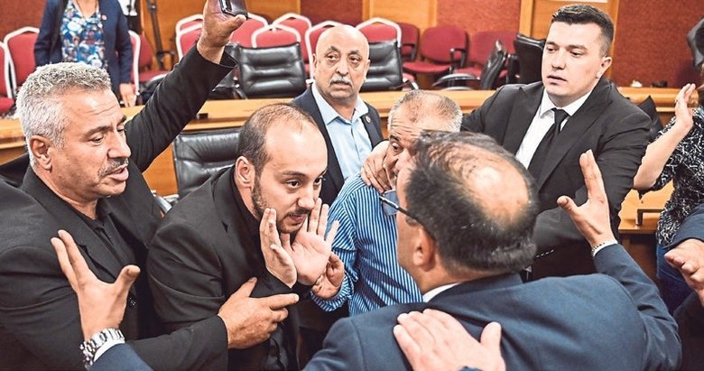 Bayrampaşa Belediye Meclisi’nde büyük arbede