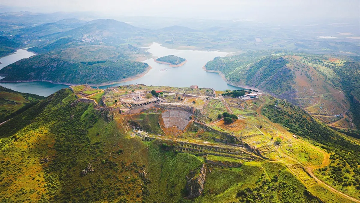 İzmir’in saklı hazineleri ortaya çıktı! UNESCO listesinde hangi tarihi alanlar var?