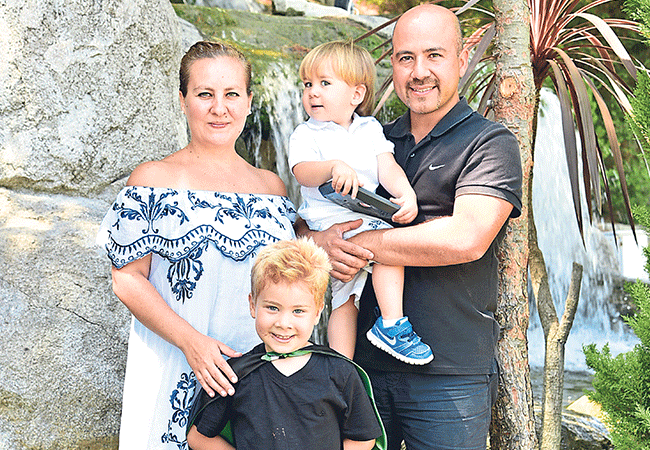 Minik Özsoylar yeni yaşlarını kutladı