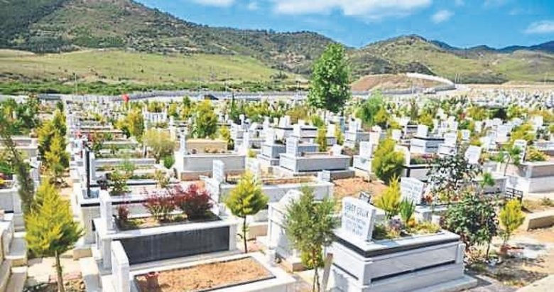 Urla’daki o mezarlıklar taşınıyor!