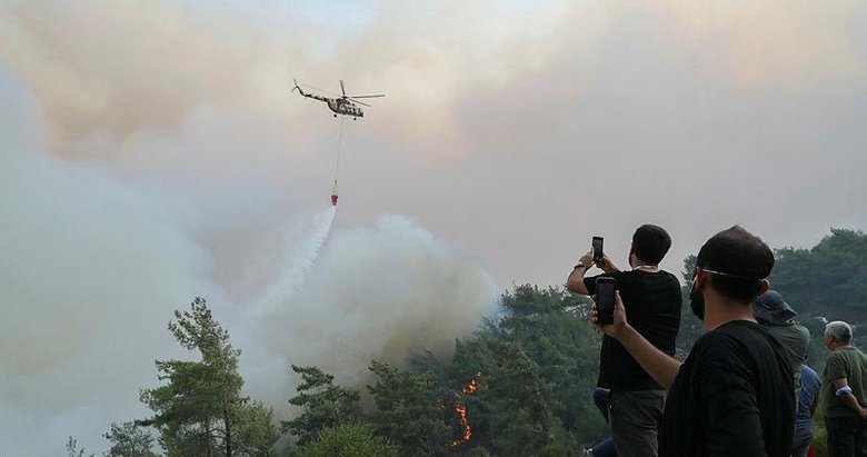 Muğla’da yangın bölgesi 3’e düştü! Yangınlar üç bölgede aktif olarak devam ediyor