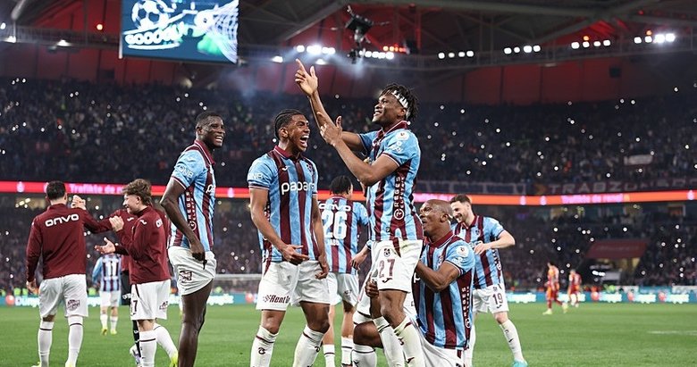 Fırtına sert esiyor