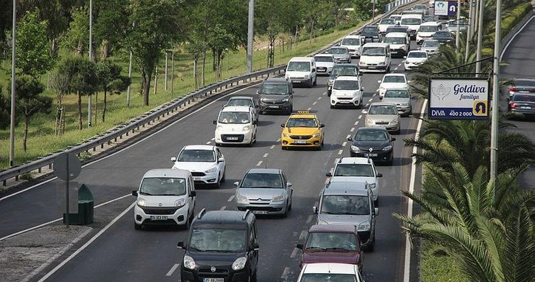 Izmir De Kisitlama Sonrasi Ilk Is Gunu Trafik Yogunlugu Izmir Haberleri