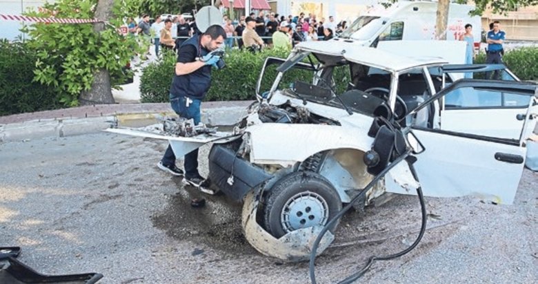 Ağaca çarpan otomobilden sağ çıkamadı