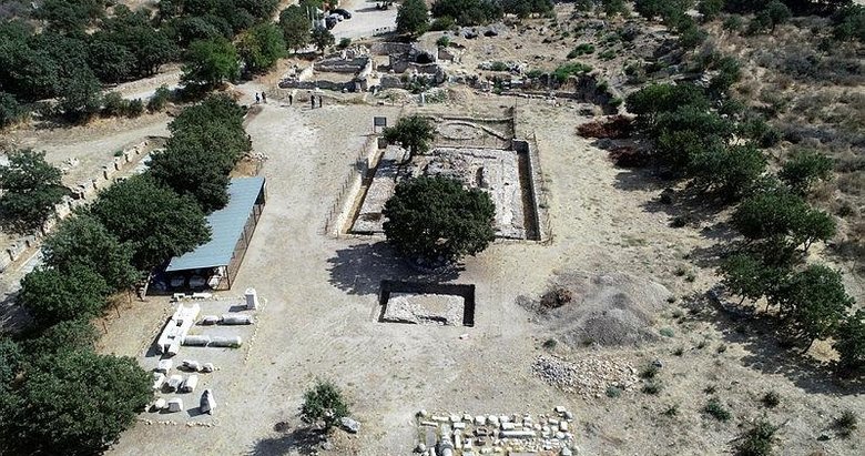 Alexandria Troas’da 2 bin yıllık altar bulundu