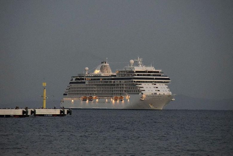Lüks geminin ilk seferi Kuşadası’na! İçinde yok yok
