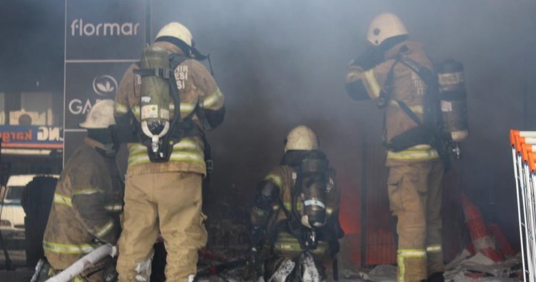 Kozmetik deposundaki yangında 2 kişi can verdi