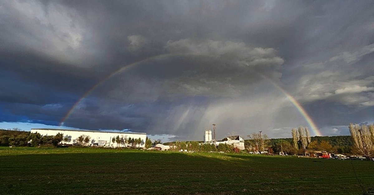 Çanakkale Boğazı gökkuşağı ile renklendi
