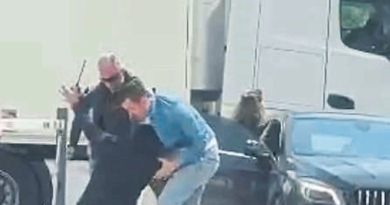 Trafikteki satırlı kavga kameralara yansıdı