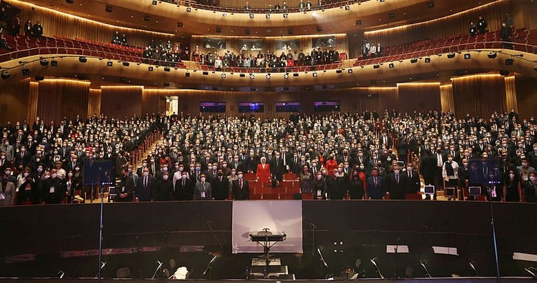 Cumhurbaşkanı Erdoğan yapımı tamamlanan AKM’yi hizmete açtı