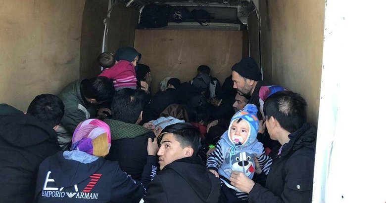 Balıkesir’de 37 kaçak göçmen yakalandı