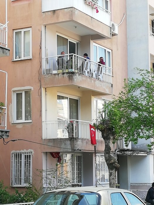 İzmir’de vahşi koca dehşeti! Gece uyurken karısını...