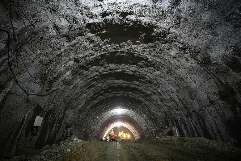 Balıkesir-İzmir kara yolunda ulaşım süresi kısalacak! 1915 Çanakkale Köprüsü bağlantılı yollardaki tüneller ulaşıma nefes aldıracak