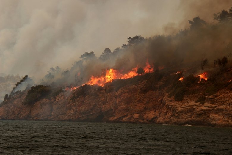 Bodrum’da alevler Çökertme Koyu’na dayandı! Yerleşim birimleri boşaltıldı