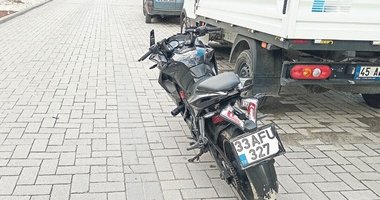 Yolun karşısına geçerken canından oldu