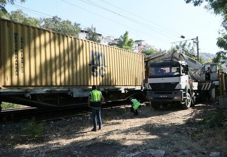İZBAN seferlerinde aksama! O istasyon ulaşıma kapandı