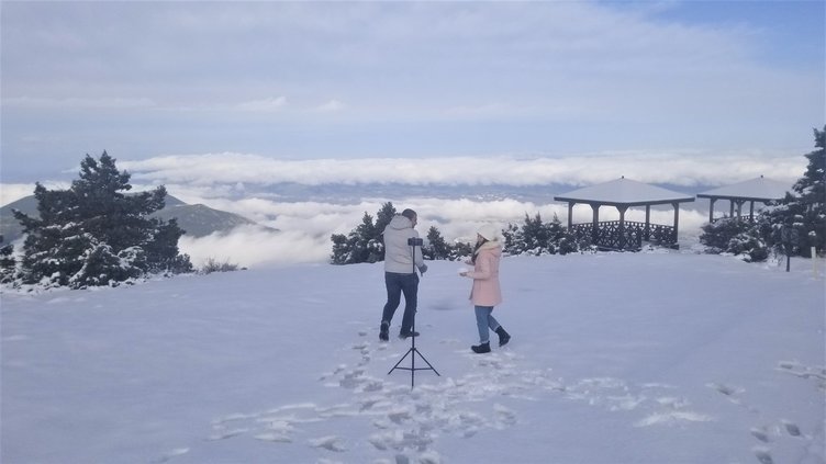 Spil Dağı mevsimin ilk karı ile buluştu! Adeta görsel şölen oluştu
