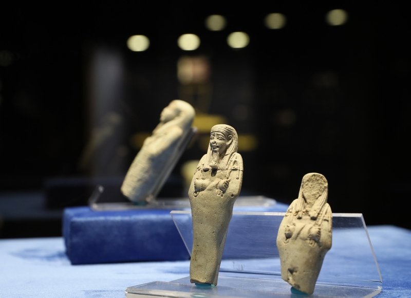 Mısır’ın Uşabti heykelcikleri İzmir’de ilk kez ziyarete açıldı