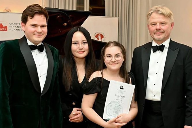 Piyanist Ceylin ödüllere doymuyor