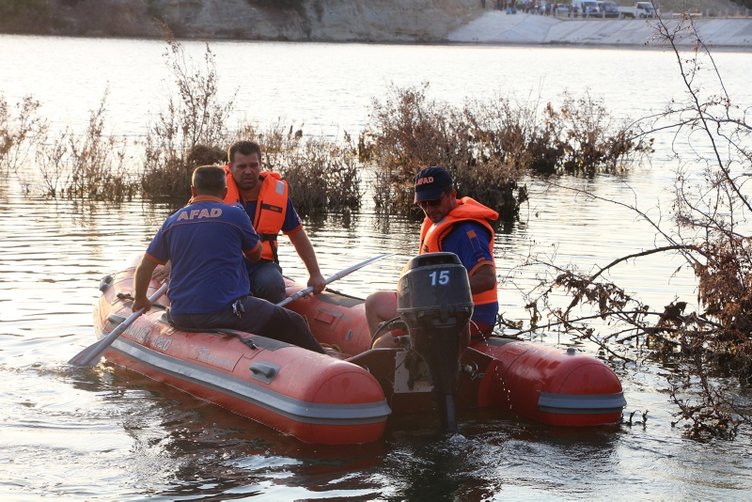 Manisa’da 18 yaşındaki genç gölette boğuldu! 1 kişi kayıp