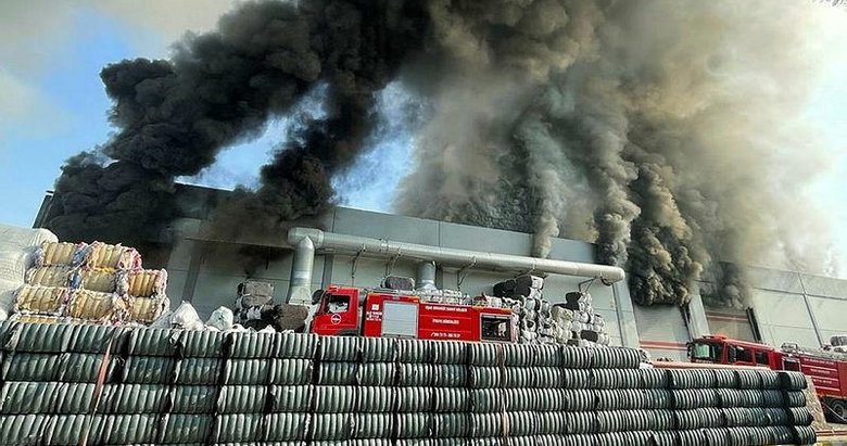 Uşak’daki yangın sonrası iplik fabrikası kullanılmaz hale geldi