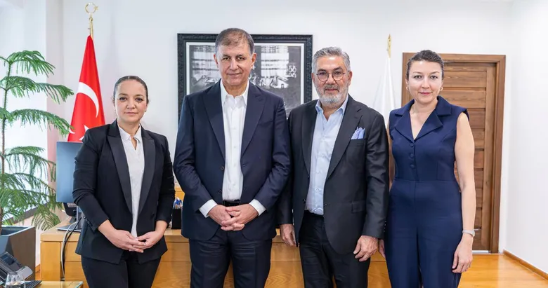 Cemil Tugay İzmir’i bekleyen projeleri ilk kez Yeni Asır’a anlattı