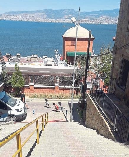 308 sokak, yürüyen merdiven istemiyor