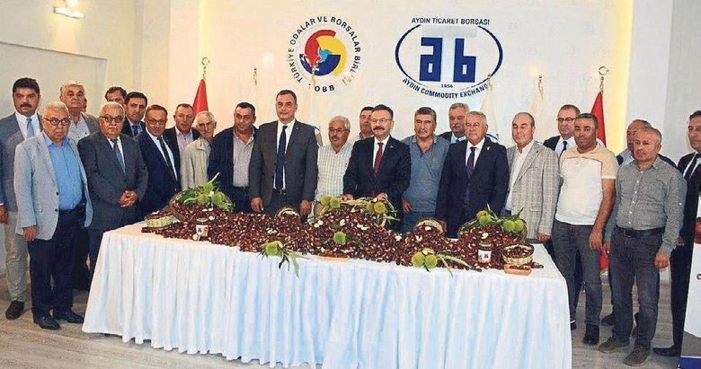 Aydın’da sezonun ilk kestanesi 250 liraya satıldı