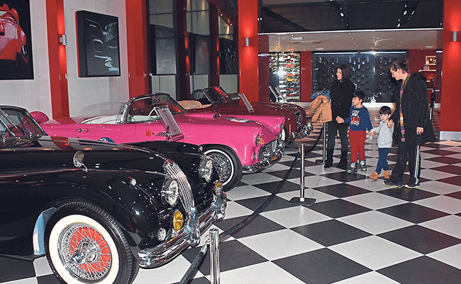 Otomobil uçar gider!..