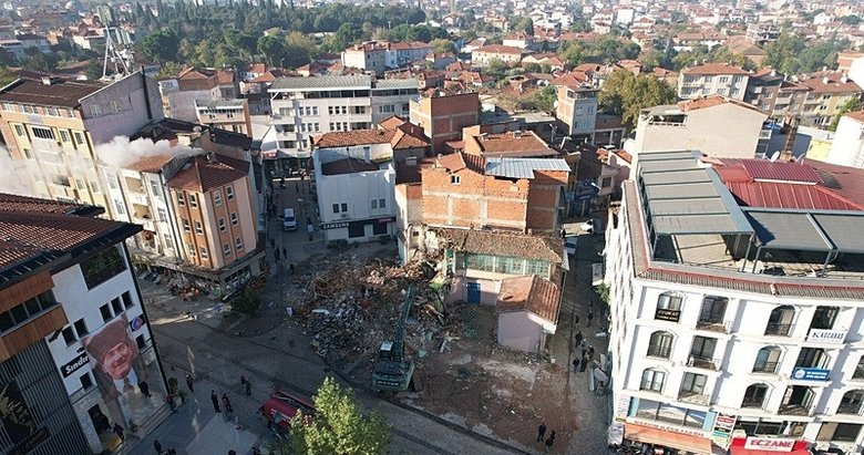 Balıkesir Sındırgı’da depremin yaraları el birliğiyle sarılıyor