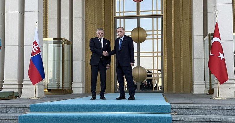 Başkan Erdoğan Slovakya Başbakanı Robert Fico’yu resmi törenle karşıladı
