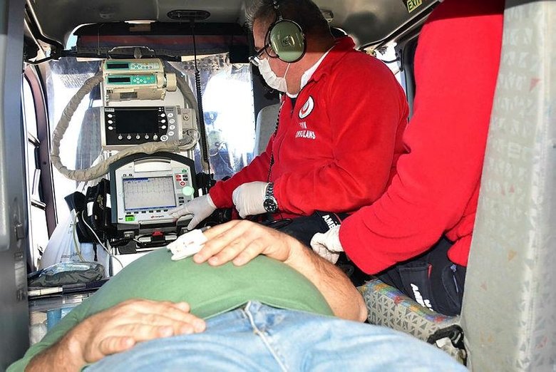 Hava ambulansında görevli doktor: Hareketli çalışmaktan hoşlanıyorum