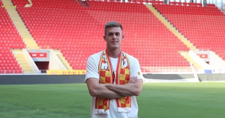 Göztepe’de ayrılık! Kvasina ile karşılıklı anlaşılarak sözleşmesi feshedildi